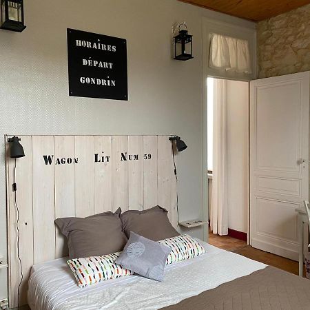 Bed and Breakfast La Gare Gondrin Exterior foto
