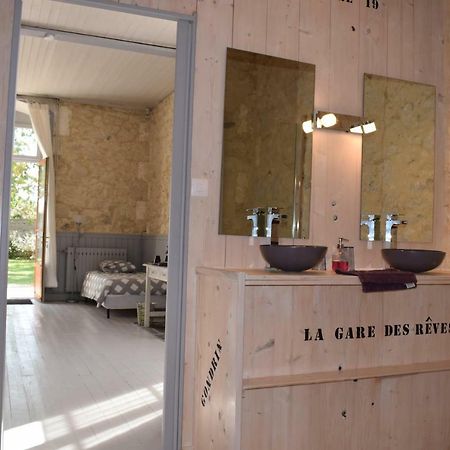 Bed and Breakfast La Gare Gondrin Exterior foto