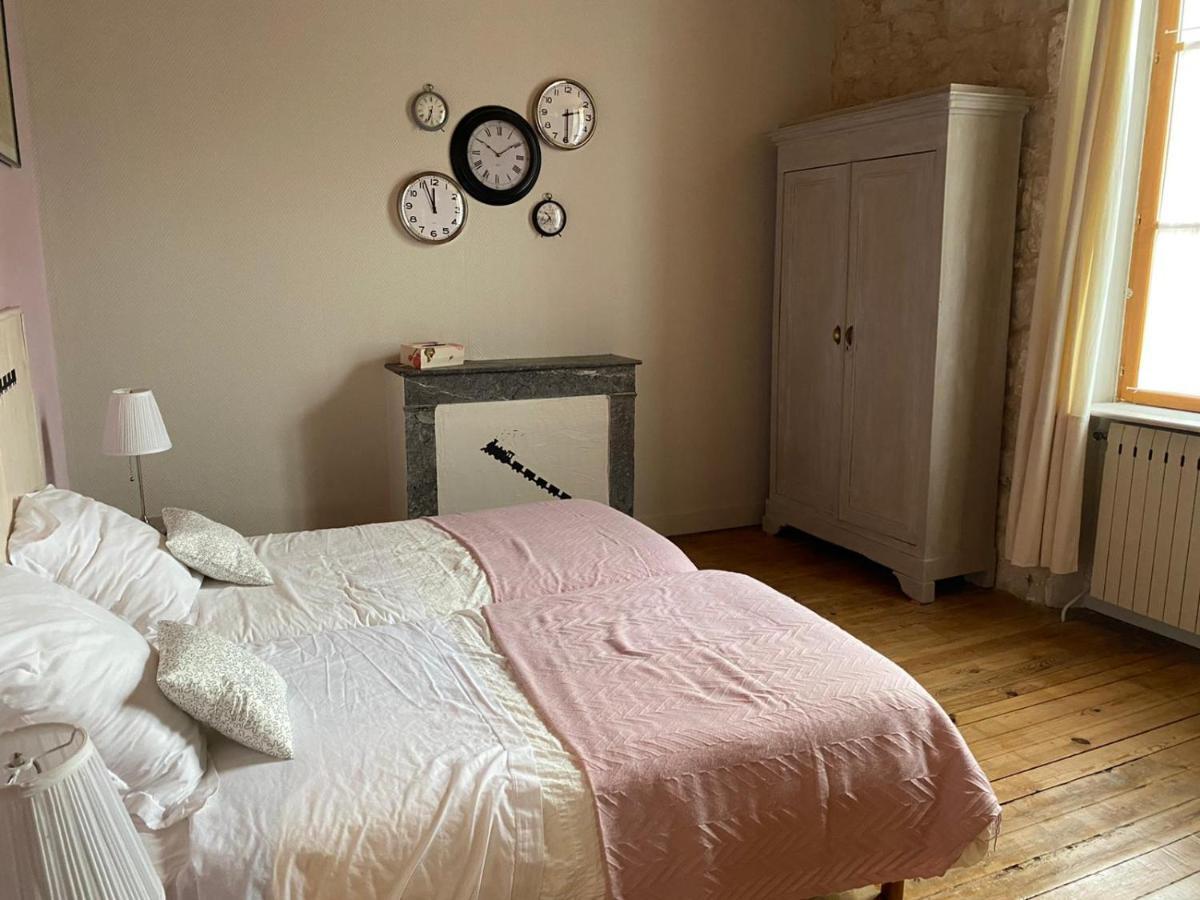 Bed and Breakfast La Gare Gondrin Exterior foto