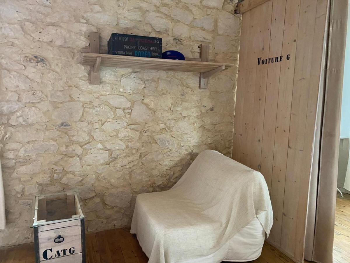 Bed and Breakfast La Gare Gondrin Exterior foto