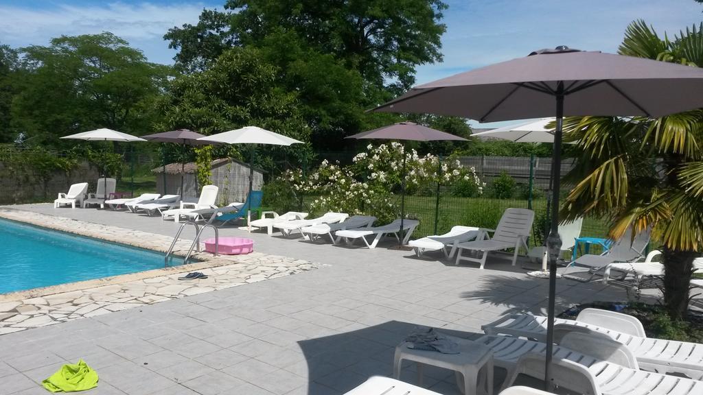 Bed and Breakfast La Gare Gondrin Exterior foto