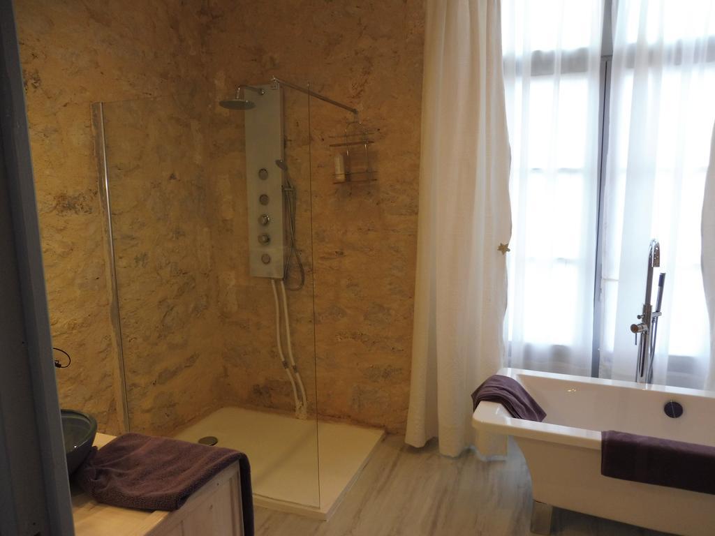 Bed and Breakfast La Gare Gondrin Exterior foto